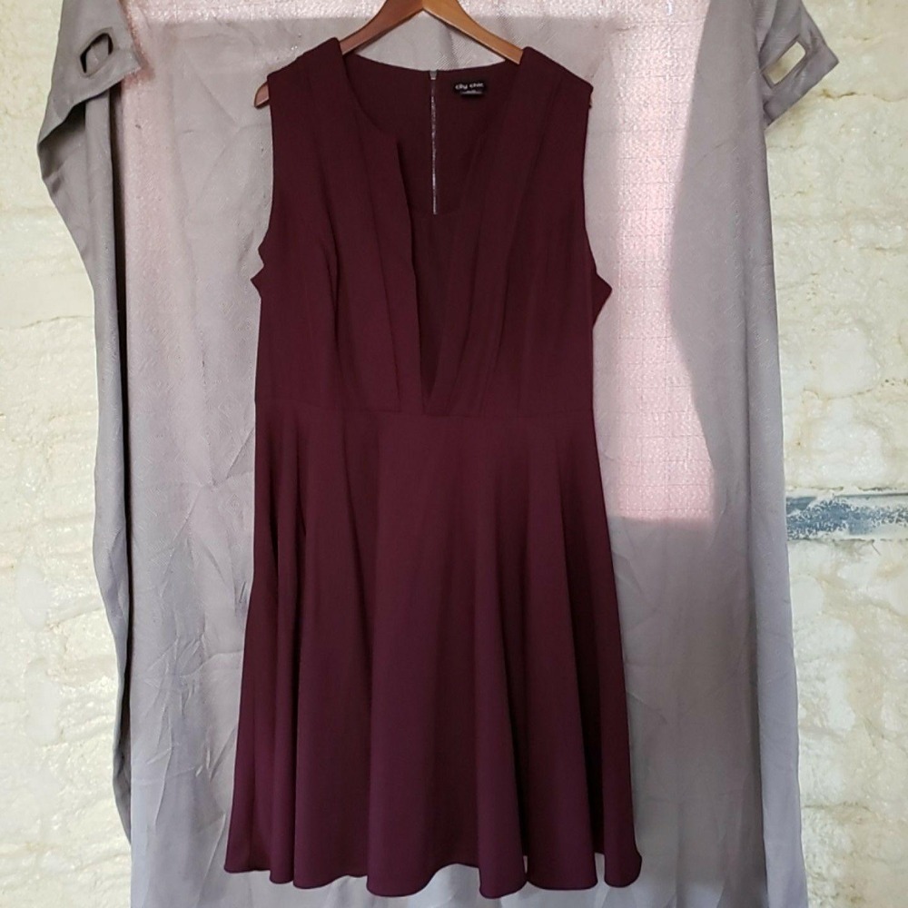 City Chic Dress Womens XL Red Solid Sleeveless V Neck Fit & Flare Midi Pleated